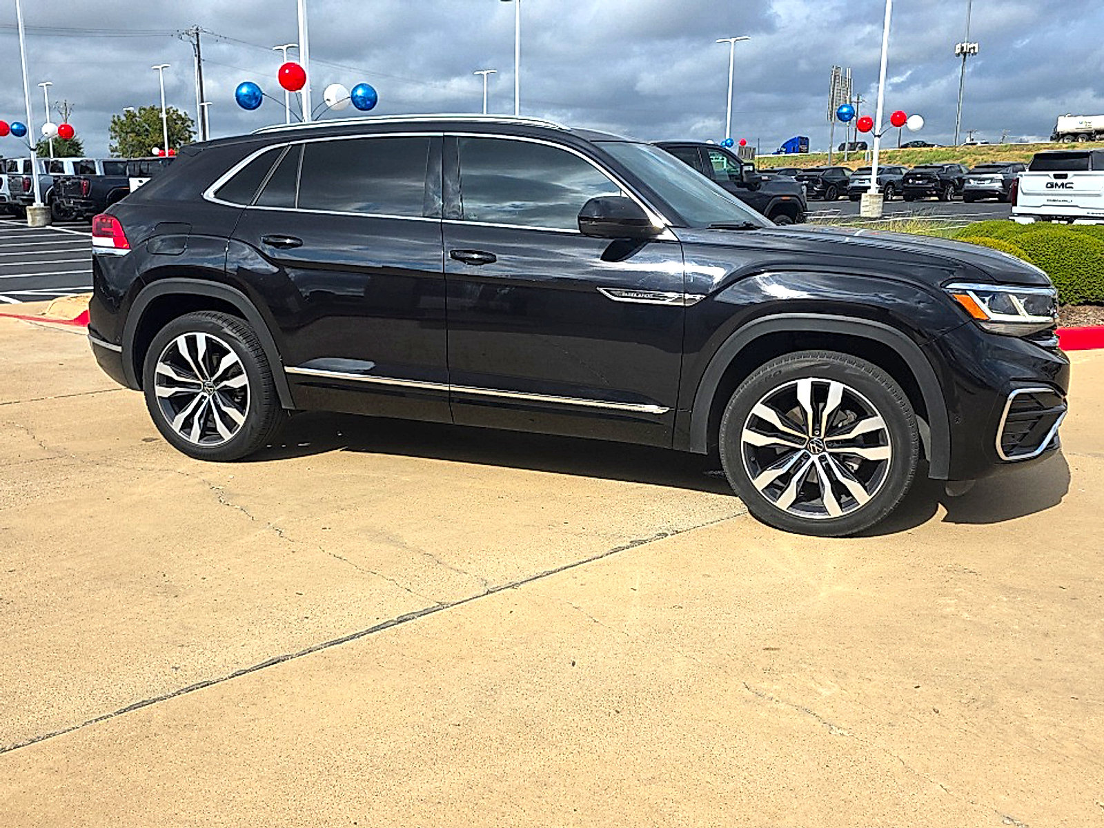Used 2022 Volkswagen Atlas Cross Sport SEL Premium R-Line w/ Cross Sport MDO Package AWD/4WD image 6