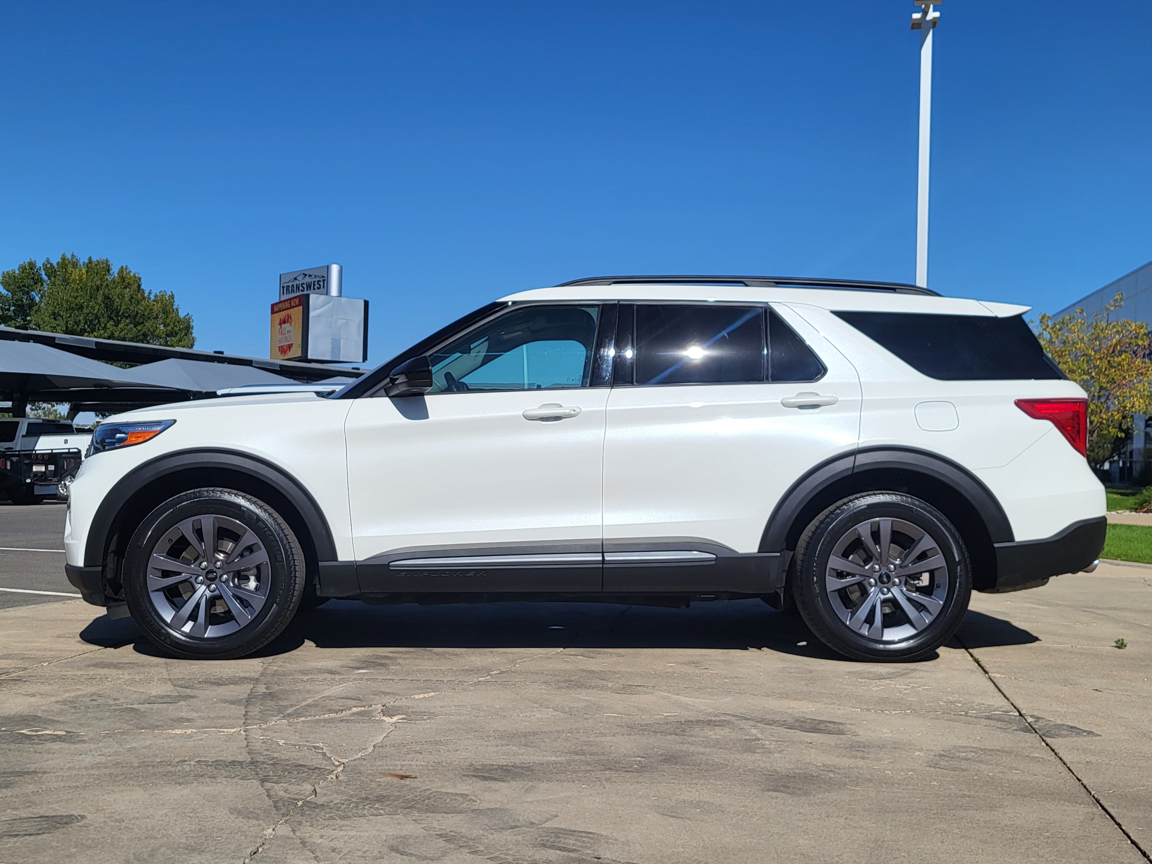 Used 2024 Ford Explorer XLT w/ Equipment Group 202A AWD/4WD image 2