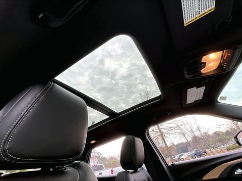 Used 2021 Chevrolet TrailBlazer ACTIV w/ Sun and Liftgate Package image 13