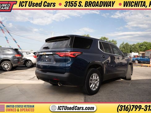 Used 2022 Chevrolet Traverse LS FWD image 3