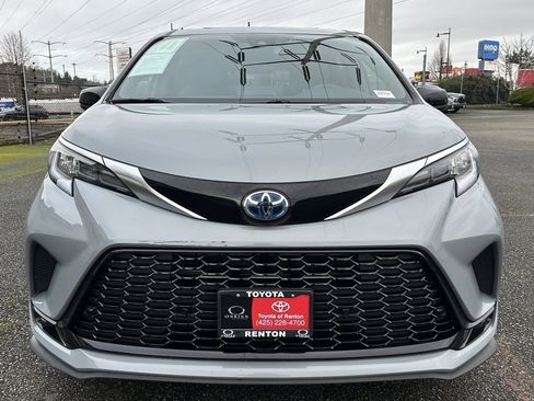 Certified 2023 Toyota Sienna XSE image 2