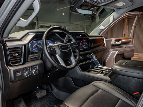 Used 2025 GMC Sierra 3500 Denali w/ Denali Reserve Package image 14