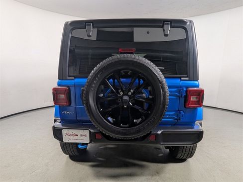 Used 2022 Jeep Wrangler Unlimited Sahara w/ Cold Weather Group image 6