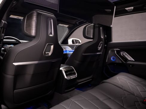 Used 2024 BMW 760i xDrive image 69