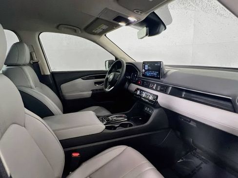 Used 2025 Honda Pilot EX-L image 10