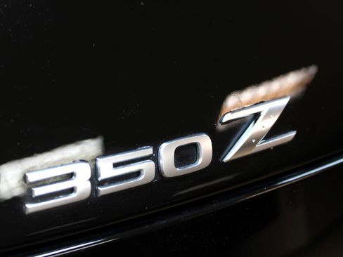 Used 2004 Nissan 350Z Touring image 19