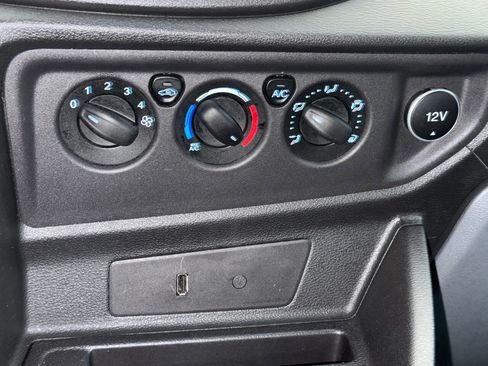 Used 2018 Ford Transit 350 XLT image 30