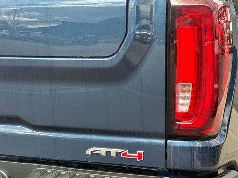 Used 2023 GMC Sierra 3500 AT4 w/ AT4 Preferred Package AWD/4WD image 34