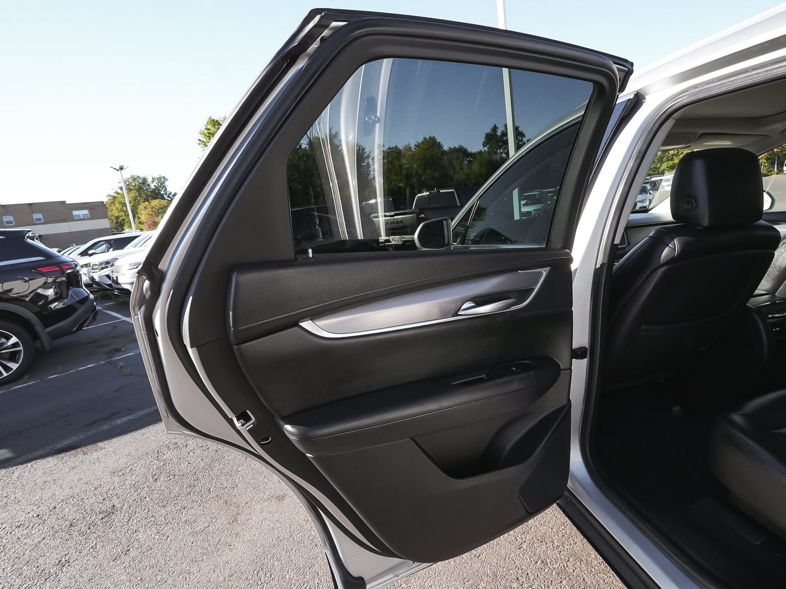 Used 2018 Cadillac XT5 Premium Luxury w/ Driver Assist Package AWD/4WD image 14