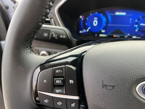 Used 2022 Ford Escape SEL w/ Technology Package image 27