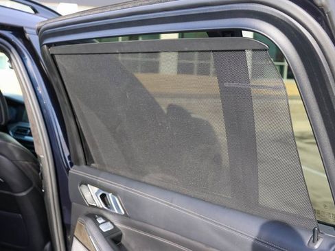 Used 2021 BMW X7 M50i w/ Dynamic Handling Package image 24