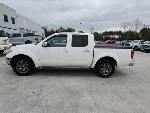 Used 2019 Nissan Frontier SL image 7