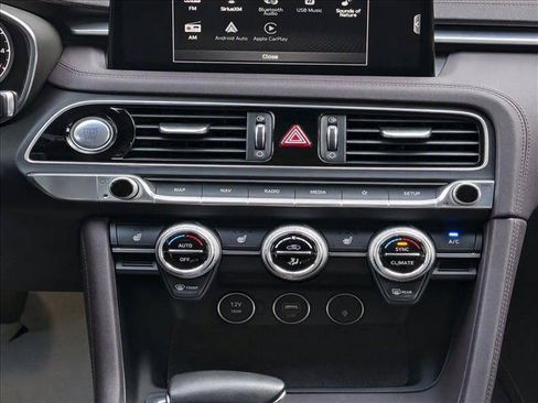 Used 2022 Genesis G70 2.0T w/ Prestige Package AWD/4WD image 15