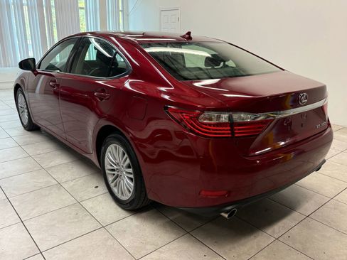 Used 2014 Lexus ES 350 w/ Luxury Package FWD image 7