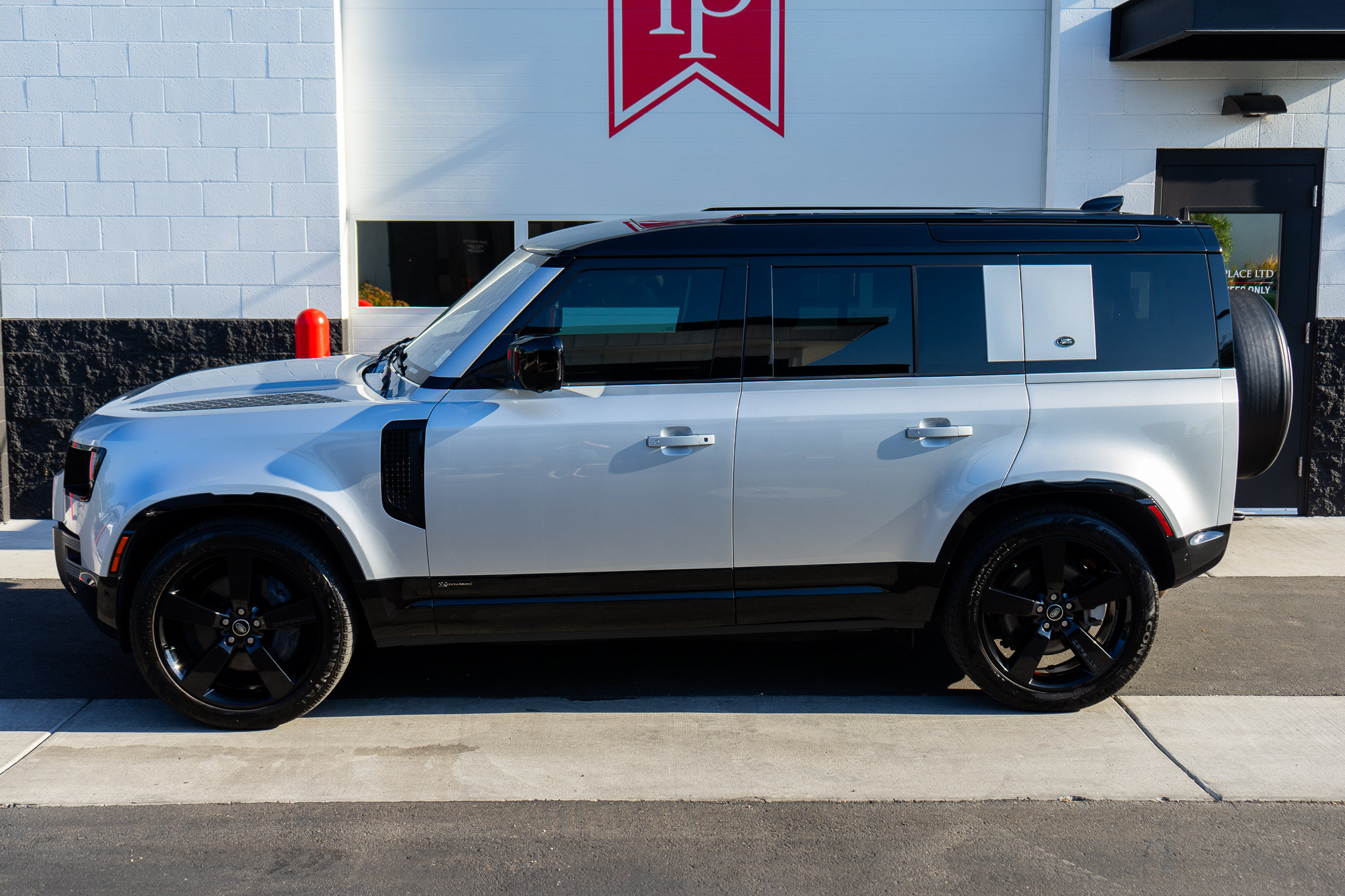 Used 2021 Land Rover Defender 110 X-Dynamic HSE AWD/4WD image 64