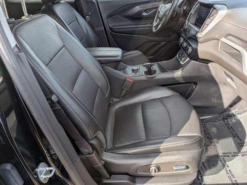 Used 2023 GMC Terrain SLT image 4