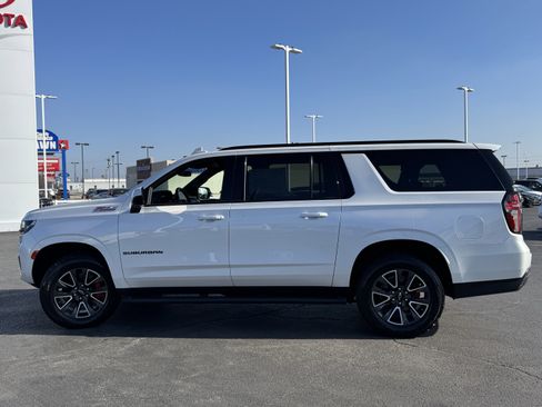 Used 2022 Chevrolet Suburban Z71 image 16