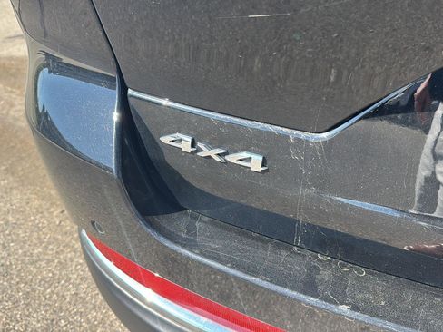 Used 2023 Jeep Grand Cherokee Laredo AWD/4WD image 5