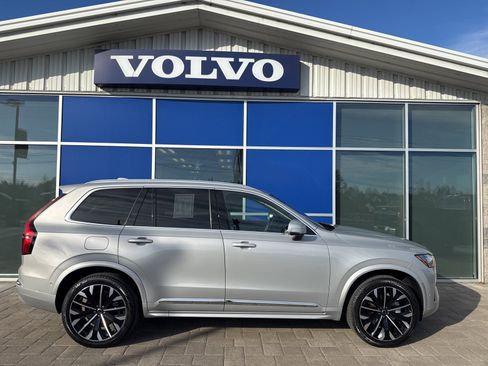 Used 2025 Volvo XC90 B6 Plus image 7