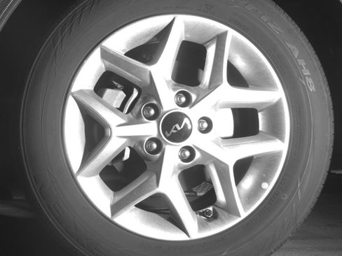 Used 2025 Kia Soul LX w/ LX Technology Package FWD image 12