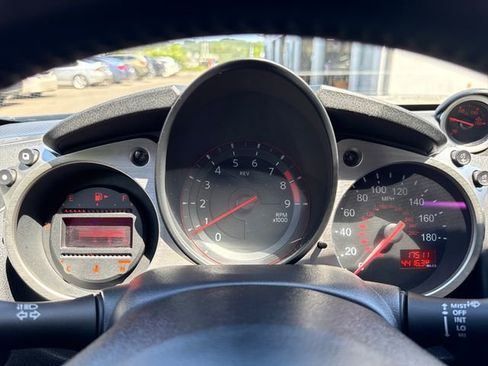 Used 2017 Nissan 370Z Coupe RWD image 20