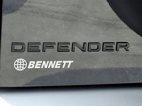 New 2025 Land Rover Defender 110 S image 19