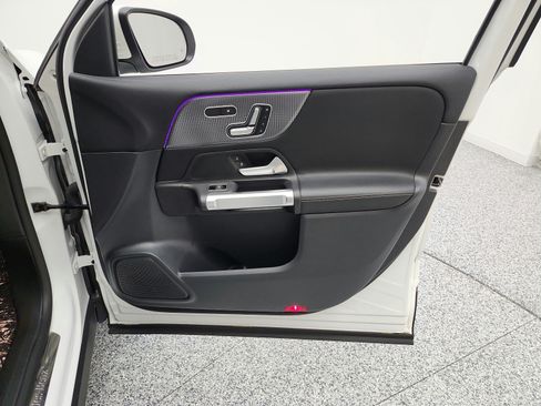 Used 2022 Mercedes-Benz GLB 250 image 19