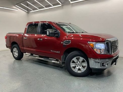 Used 2017 Nissan Titan SV AWD/4WD image 2