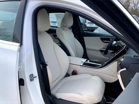Used 2025 Mercedes-Benz C 300 4MATIC Sedan image 7