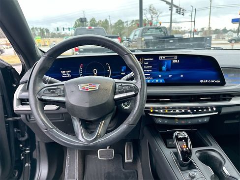 Used 2024 Cadillac XT4 Sport image 19