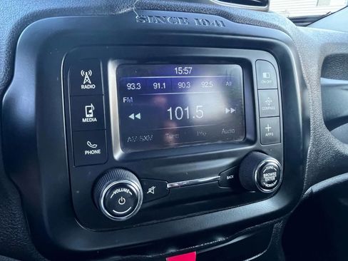 Used 2016 Jeep Renegade Trailhawk image 19