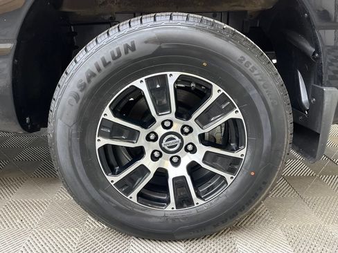 Used 2024 Nissan Titan SV RWD image 29