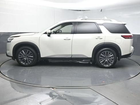 Used 2023 Nissan Pathfinder SL w/ SL Premium Package FWD image 5