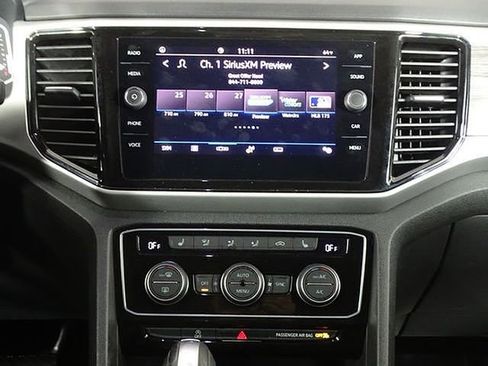 Used 2022 Volkswagen Atlas Cross Sport SE image 30