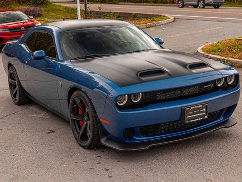 Used 2021 Dodge Challenger SRT Hellcat Redeye image 3