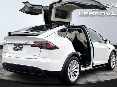 Used 2016 Tesla Model X 90D image 12