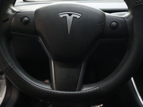 Used 2020 Tesla Model 3 Standard Range Plus image 18