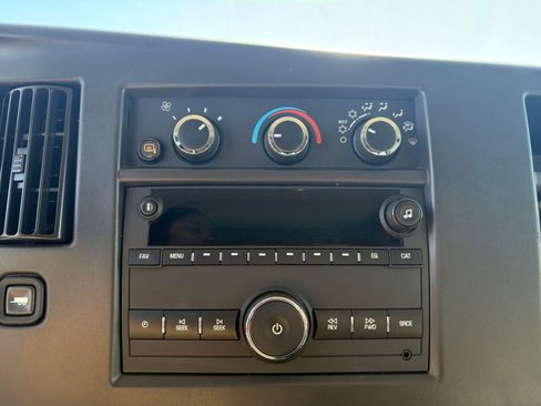 Used 2024 Chevrolet Express 3500 LT w/ LT Preferred Equipment Group image 21