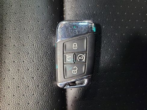 Used 2022 Volkswagen Atlas SE w/ Panoramic Sunroof Package FWD image 32