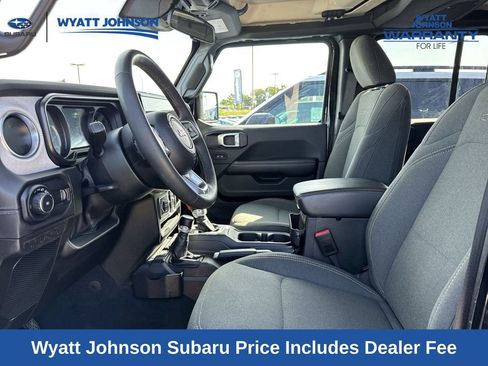 Used 2024 Jeep Wrangler Unlimited Sahara AWD/4WD image 13