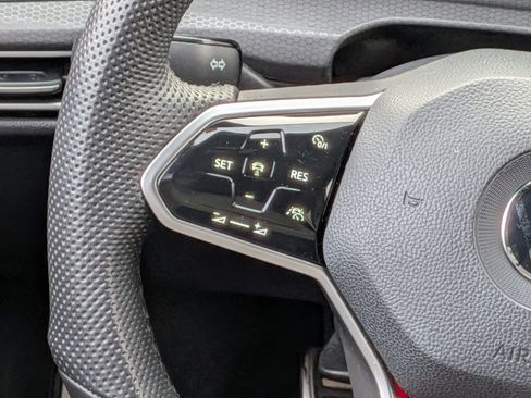 Used 2022 Volkswagen GTI SE image 33