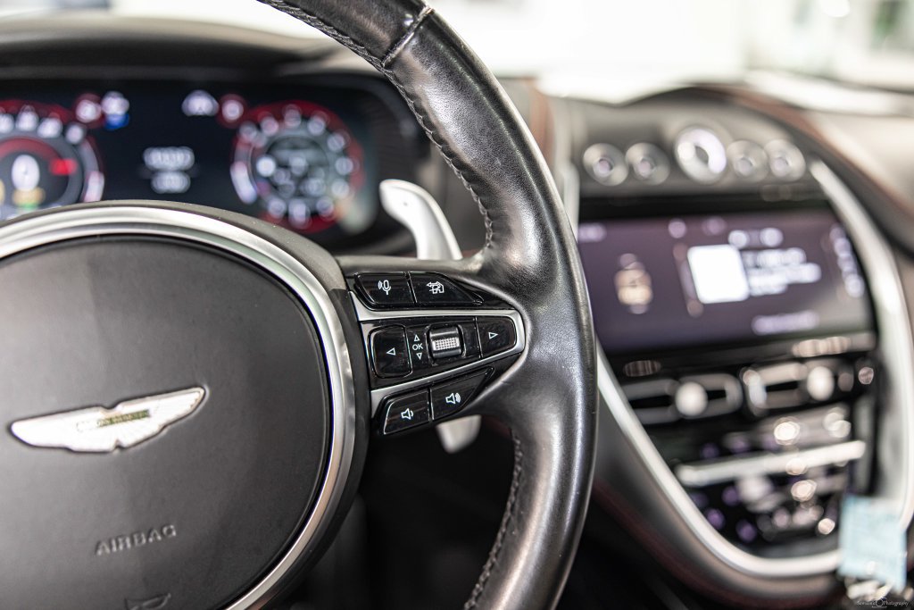Used 2021 Aston Martin DBX AWD/4WD image 27