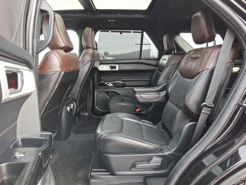 Certified 2023 Ford Explorer Platinum w/ Technology Package image 10