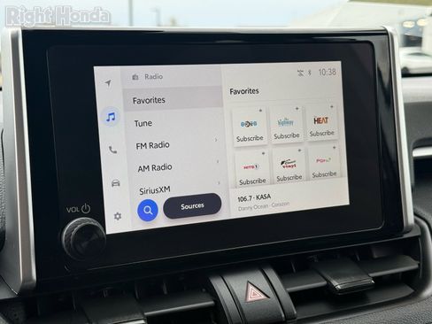 Used 2025 Toyota RAV4 XLE image 20