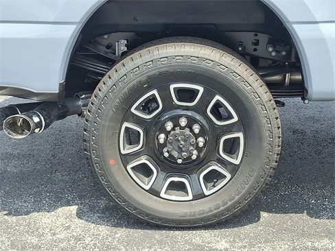 New 2025 Ford F250 Platinum image 5