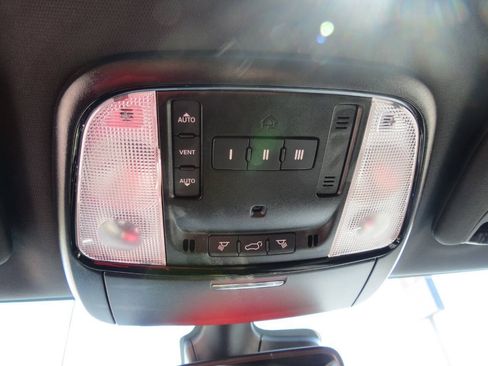Used 2025 Dodge Durango GT AWD/4WD image 14