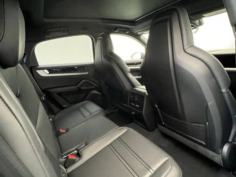 Used 2026 Porsche Cayenne E-Hybrid Coupe AWD/4WD image 16