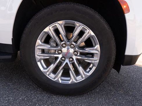 Used 2023 GMC Yukon XL SLT image 41