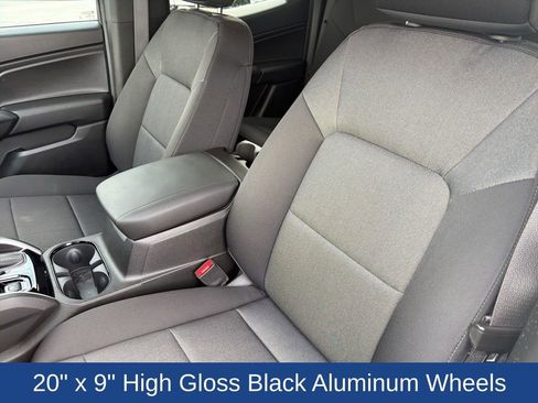 Used 2024 Chevrolet Colorado Trail Boss w/ Technology Package image 10