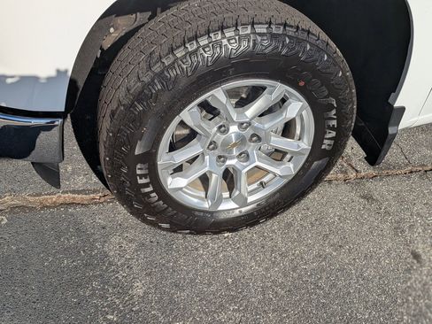 Certified 2025 Chevrolet Silverado 1500 LT w/ Z71 Off-Road Package image 12